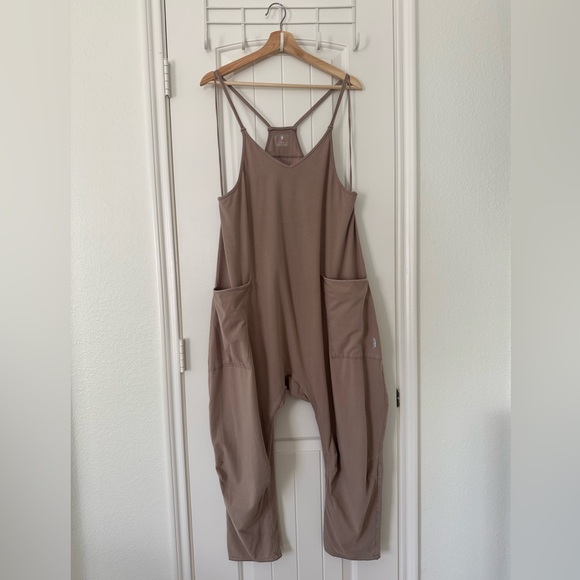 Aritzia Pants - Hot Shot Onesie - Free People Movement - Tan - XS